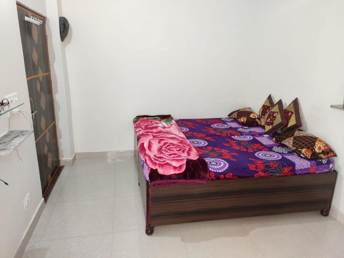 Nidhivan Homestay Vrindavan Exterior photo